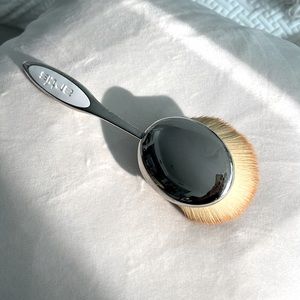 Artis Elite Oval 10 Face brush
